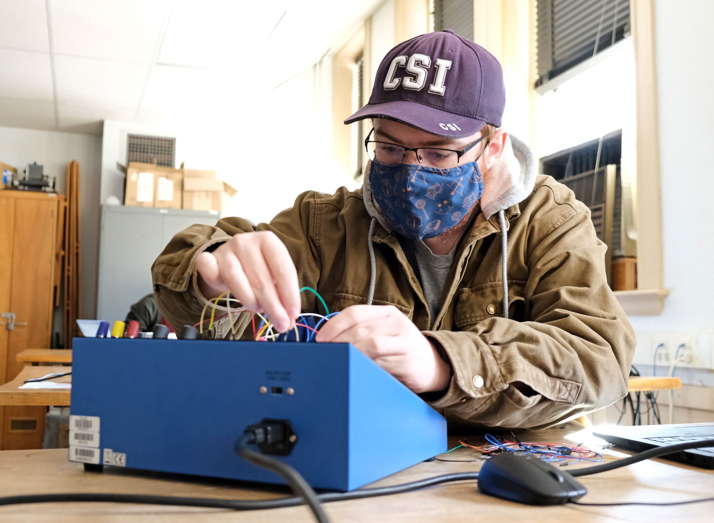 Around Campus - Digital Electronics Lab