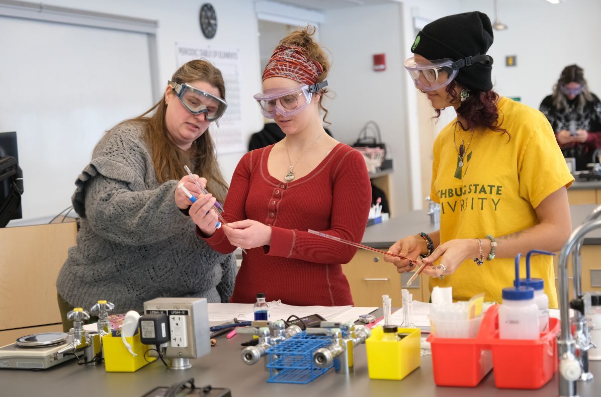 Around Campus -&nbsp;General Chemistry II Lab