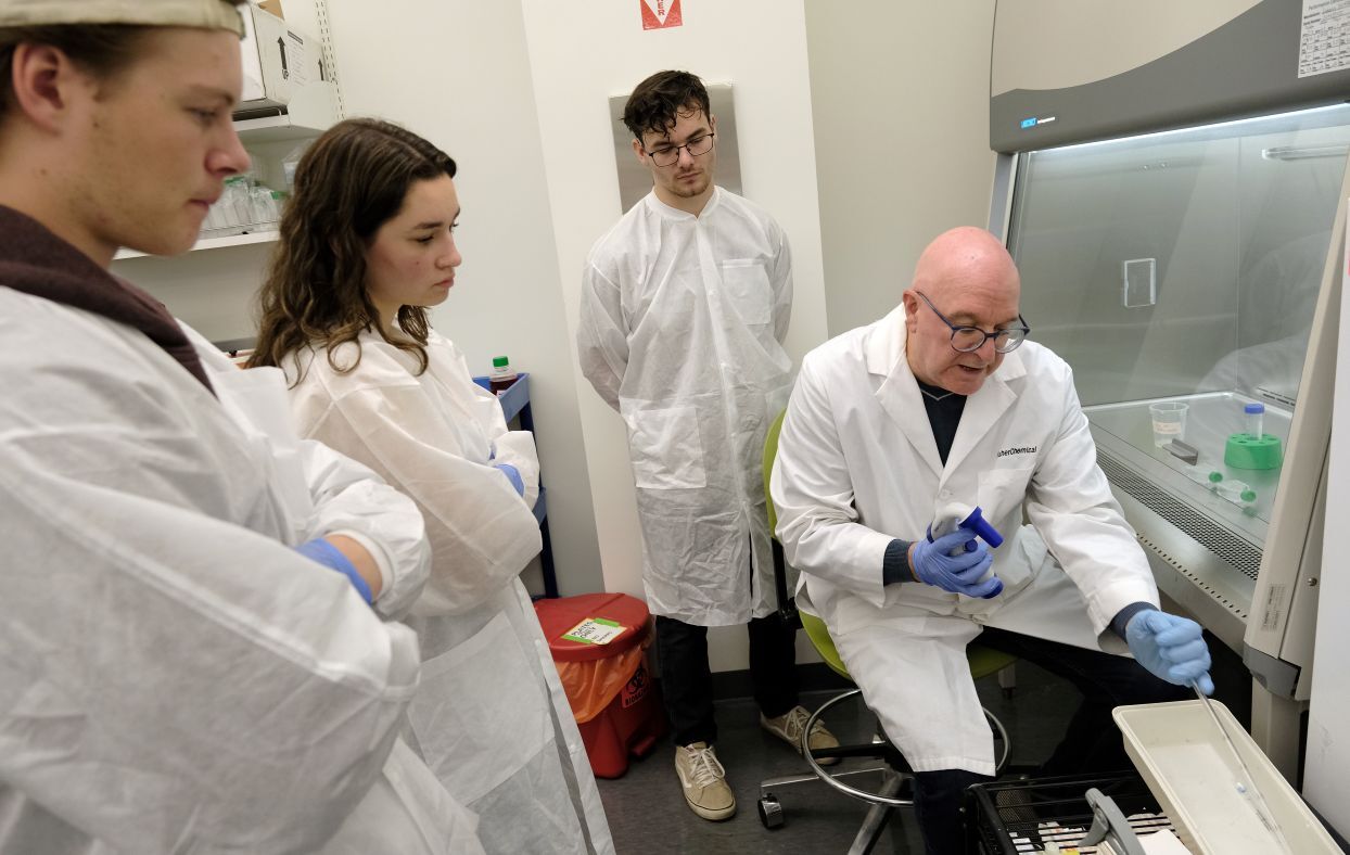 Around Campus - Genetics Lab; Tissue Culture