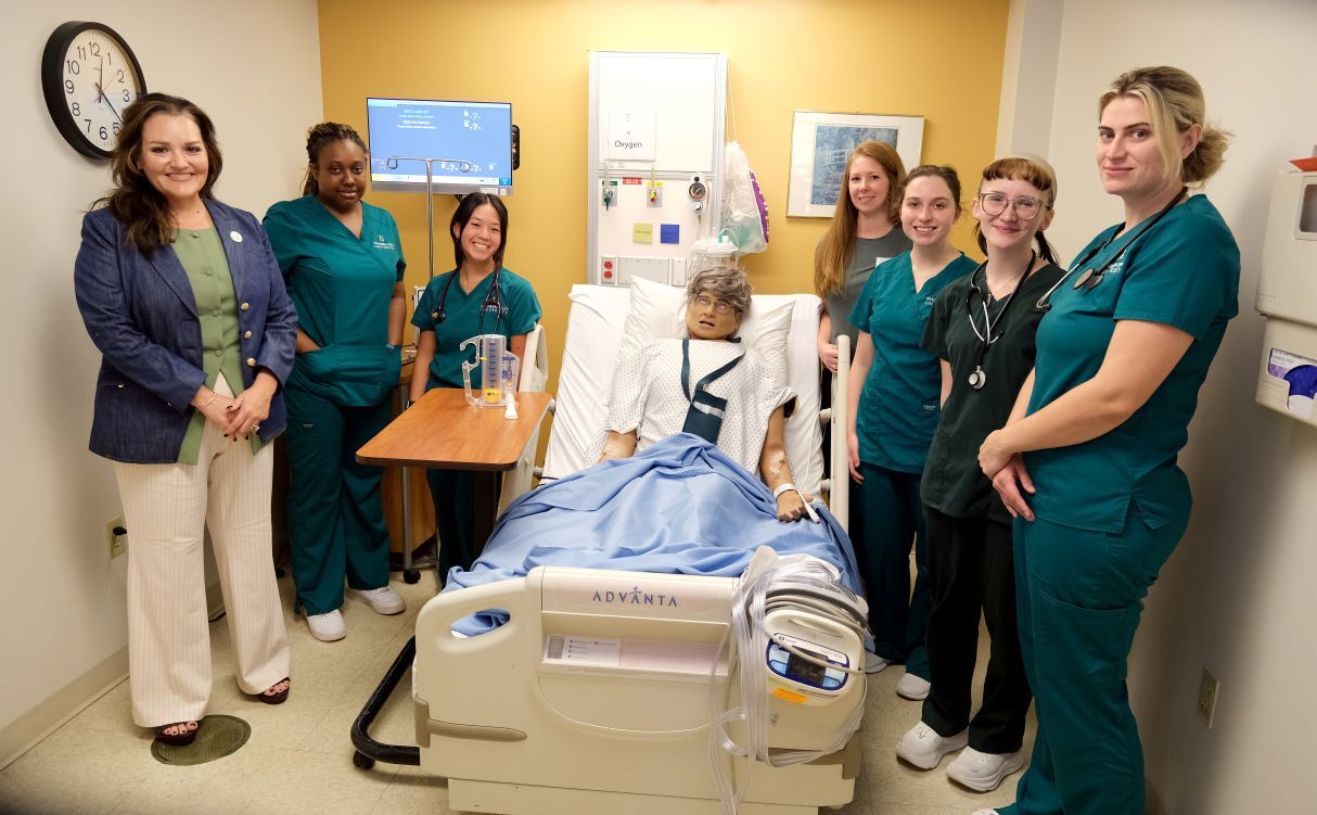 President Hodge Tours Nursing Simulation Lab