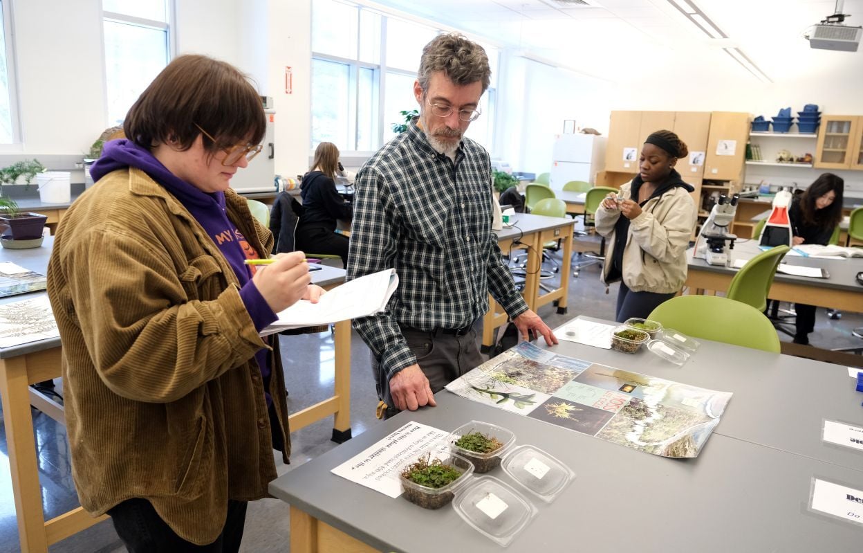 Around Campus -&nbsp;General Biology II Lab