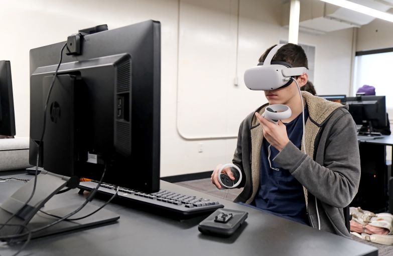 Around Campus - Virtual Reality Development