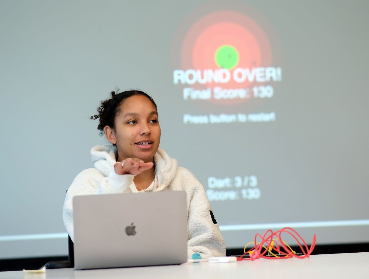 Around Campus - Digital Media Innovation; Creative Coding