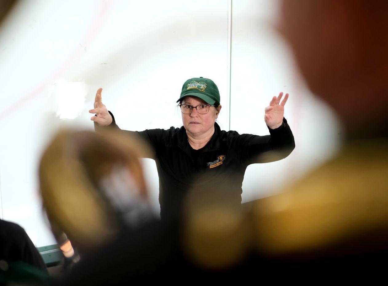 Wallace Civic Center - Pep Band Keeps Crowd Engaged