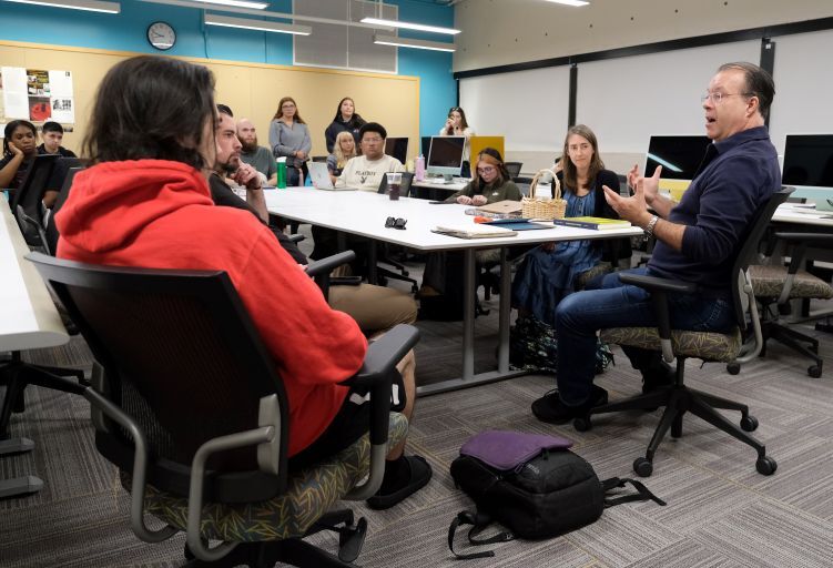 Alumni Visits Marketing Communication Class